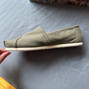 Olive green toms brand new size 7